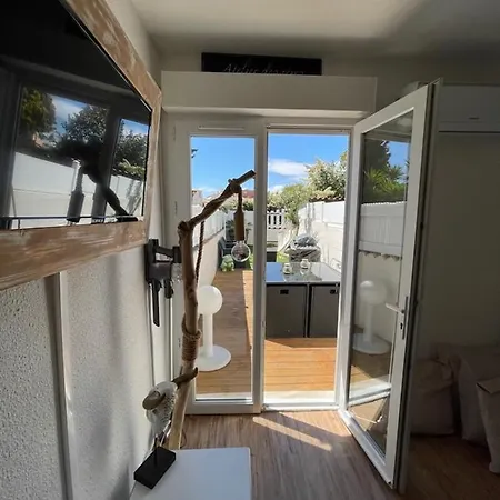 Apartment Studio Rez De Jardin A 900 M De La Plage