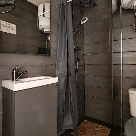 Apartment Studio Rez De Jardin A 900 M De La Plage